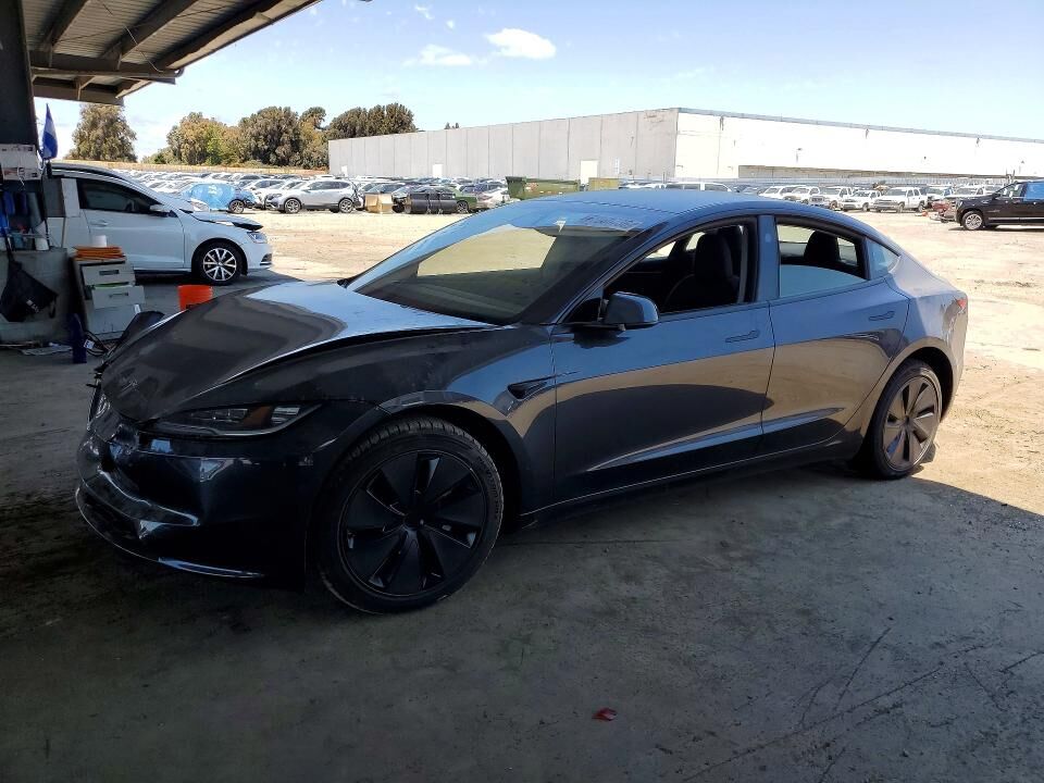 2024 TESLA Model 3