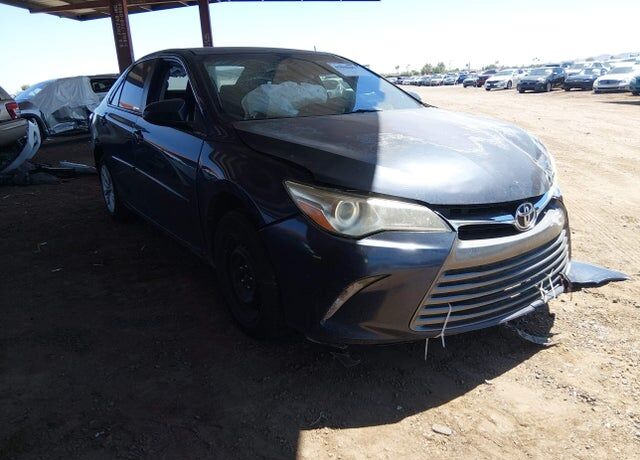 2017 TOYOTA Camry