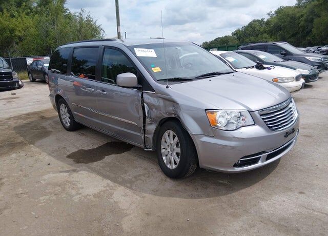 2016 CHRYSLER Town and Country