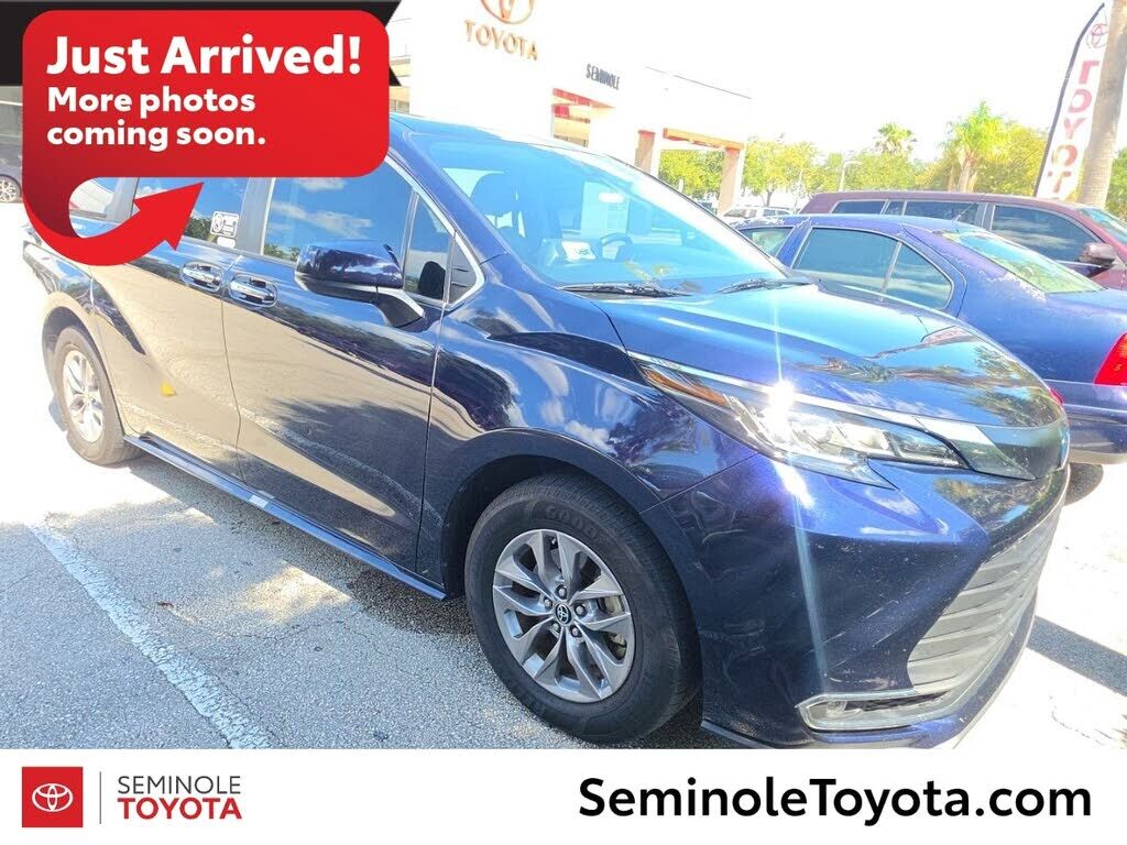2023 TOYOTA Sienna