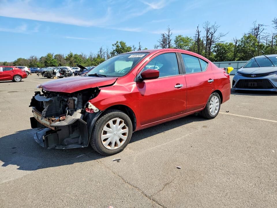 2017 NISSAN Versa