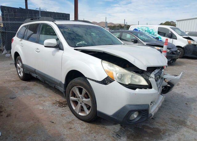 2013 SUBARU Outback