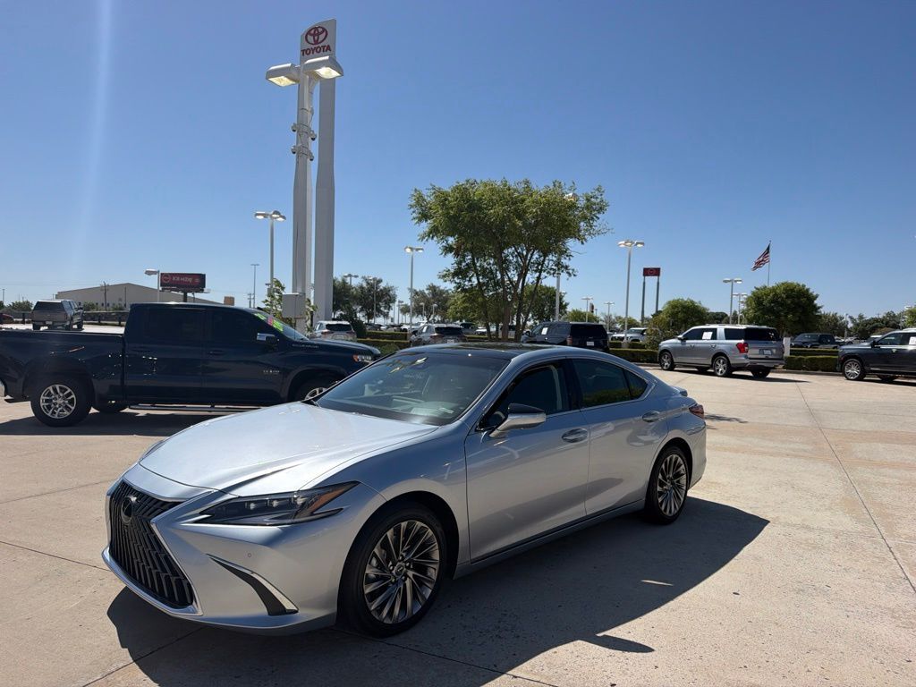 2025 LEXUS ES