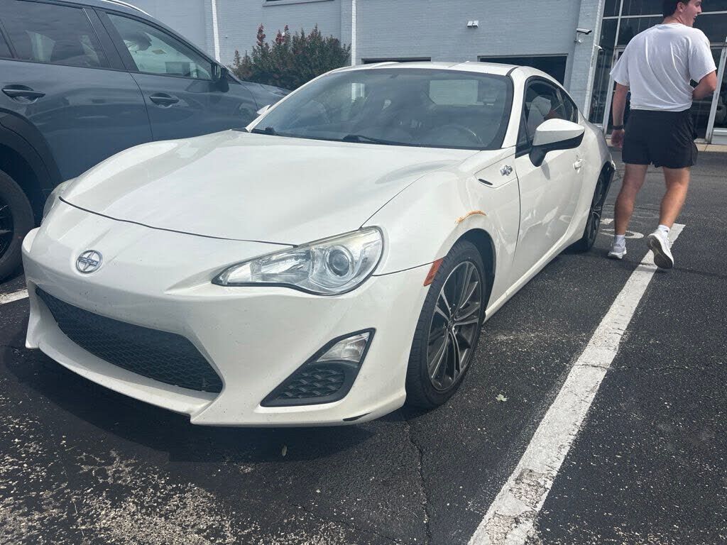 2015 TOYOTA Scion