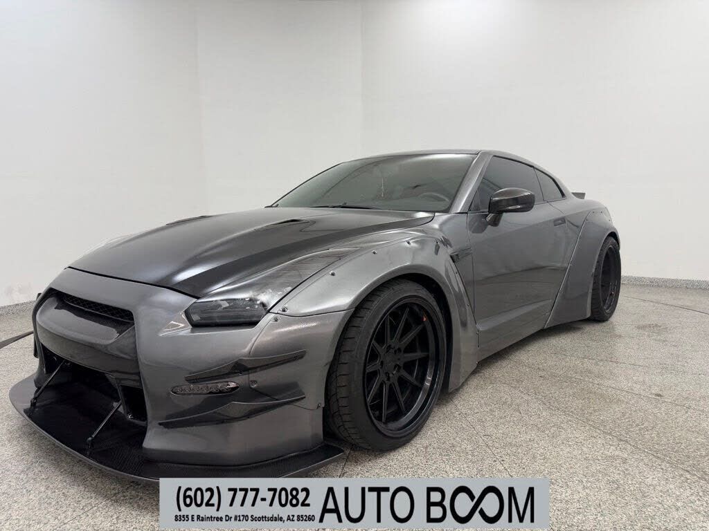 2015 NISSAN GT-R