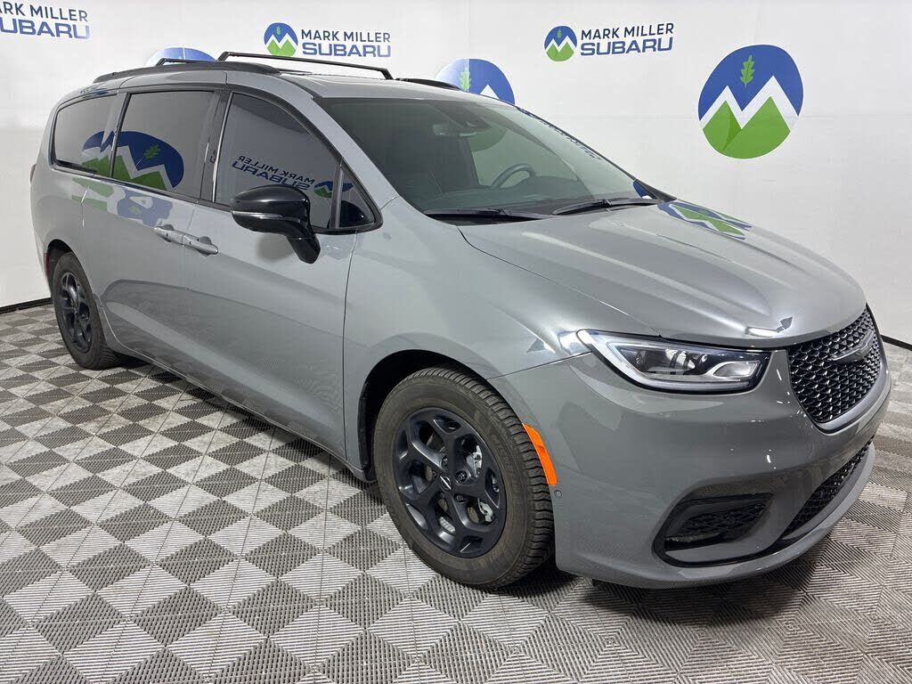 2023 CHRYSLER Pacifica