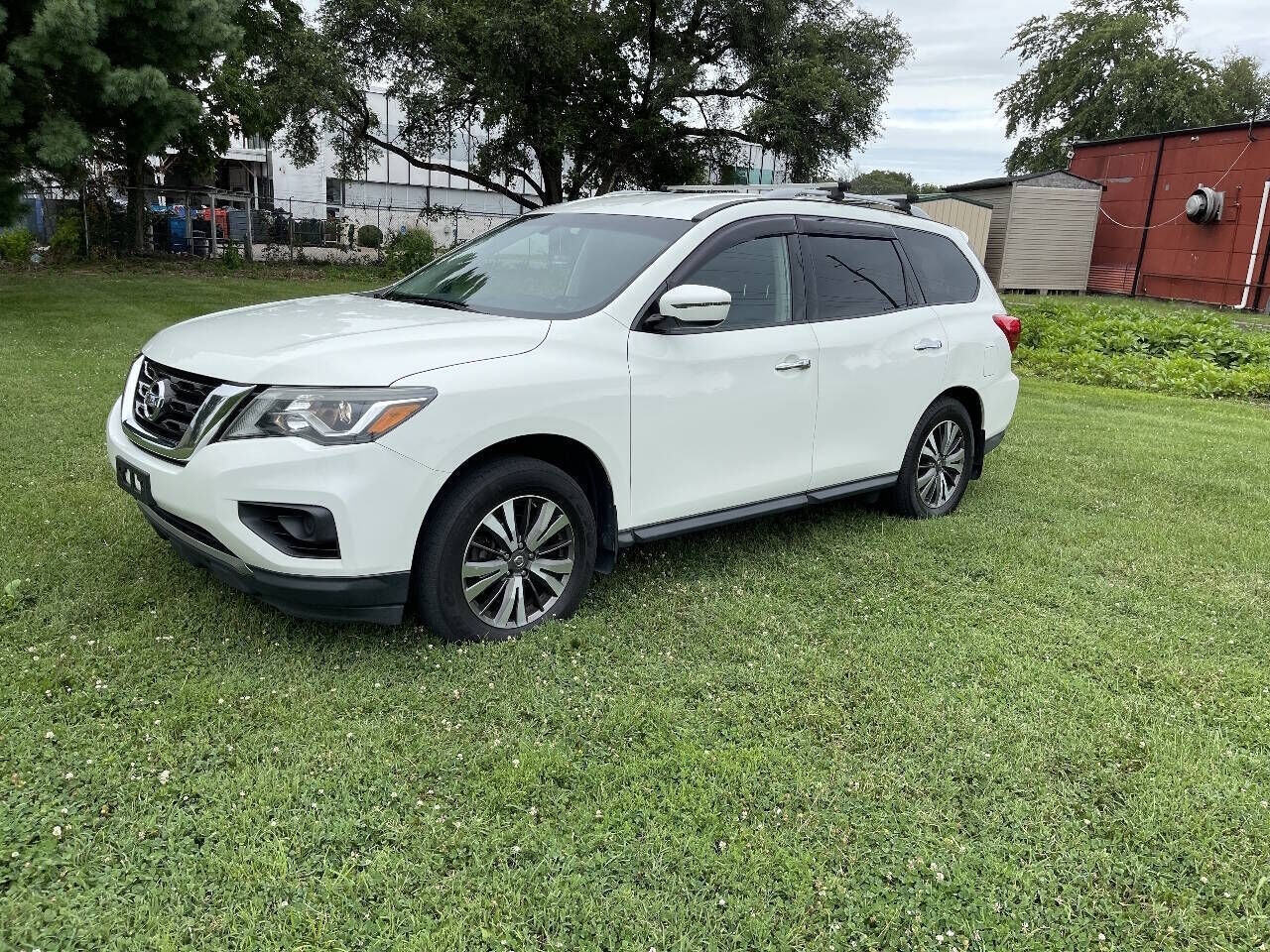 2017 NISSAN Pathfinder