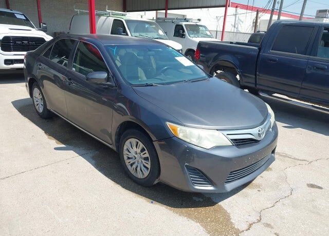 2013 TOYOTA Camry