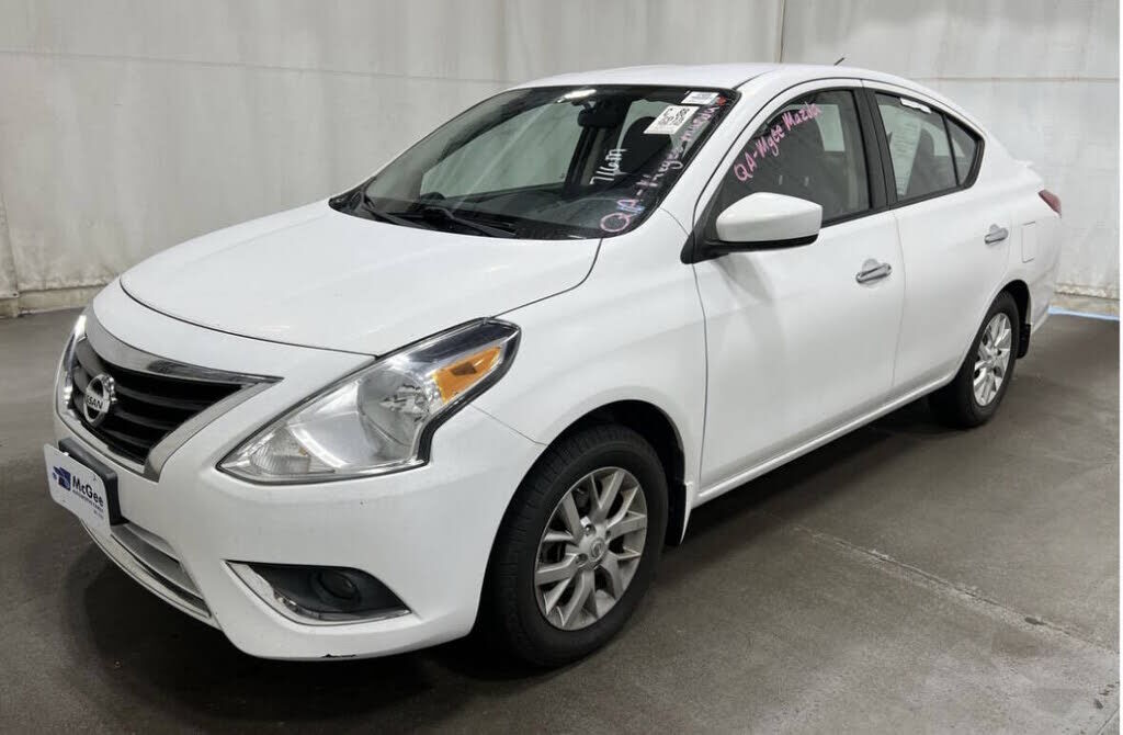 2015 NISSAN Versa