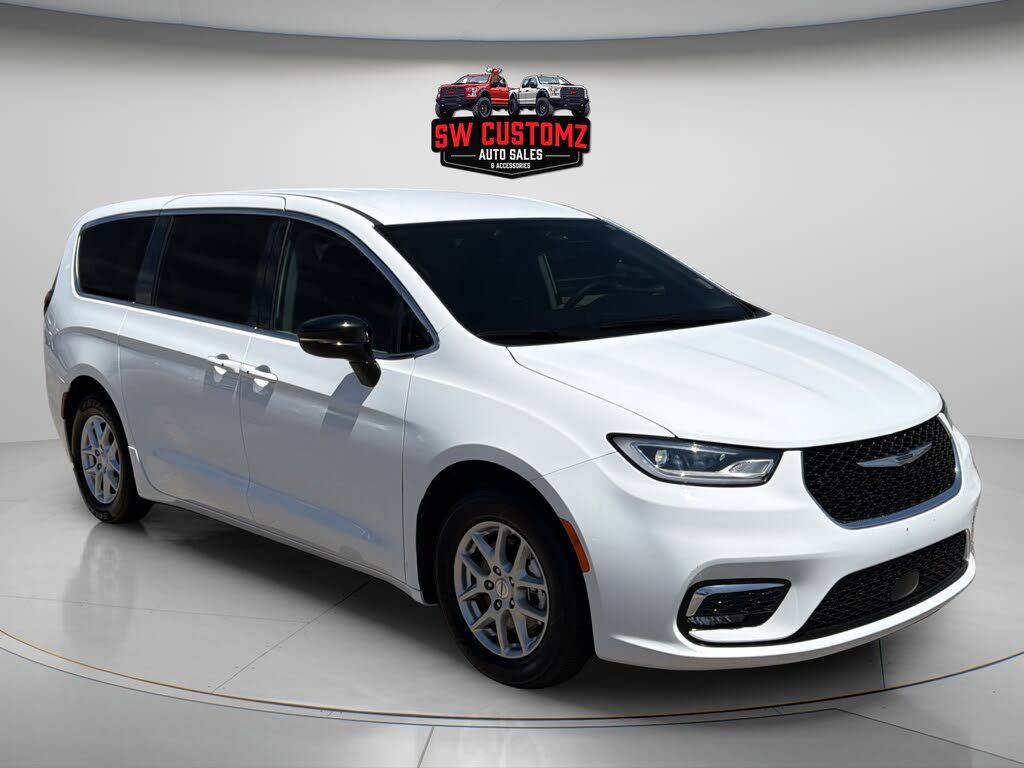 2024 CHRYSLER Pacifica