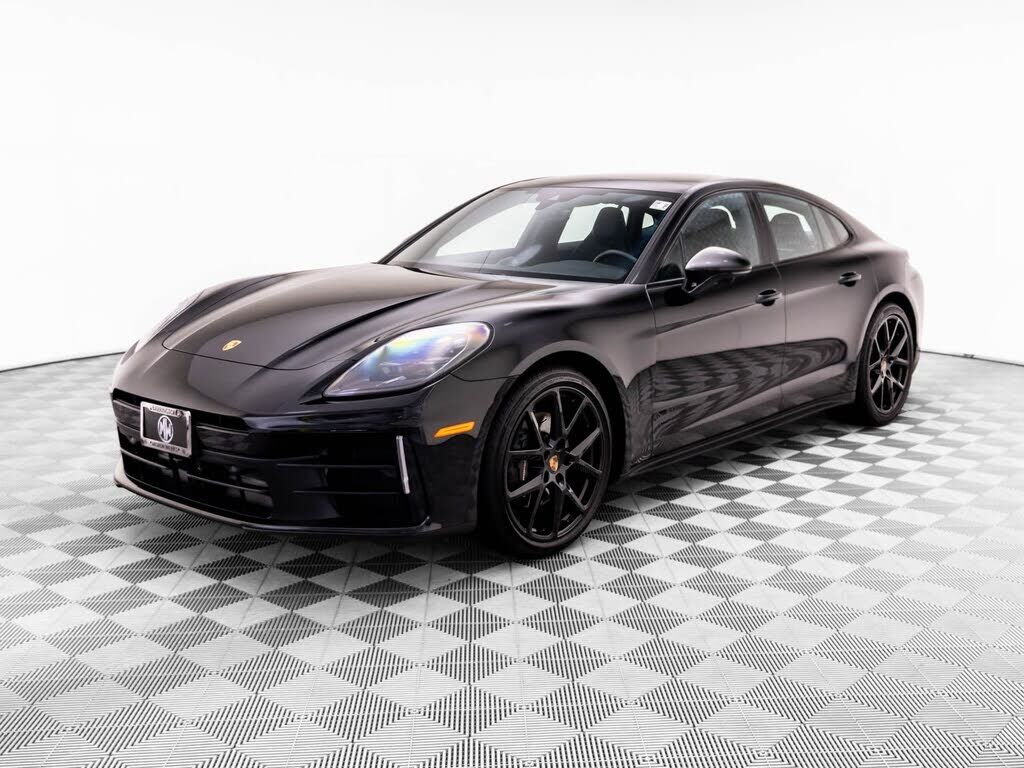 2025 PORSCHE Panamera