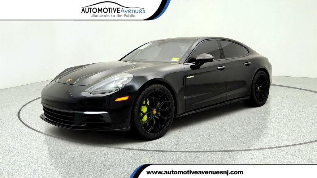 2018 PORSCHE Panamera