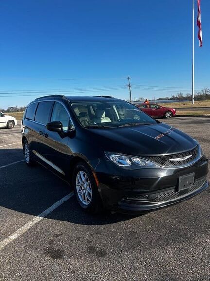 2021 CHRYSLER Voyager