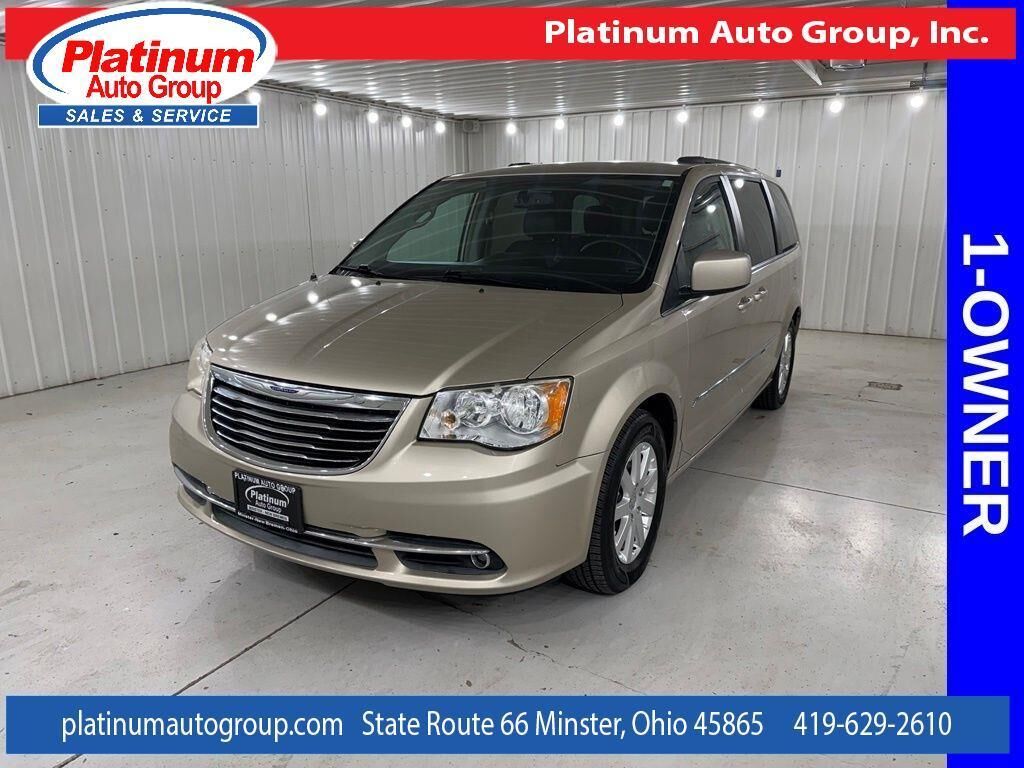 2014 CHRYSLER Town and Country