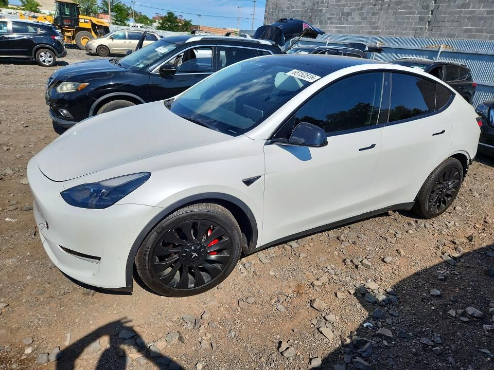 2022 TESLA Model Y