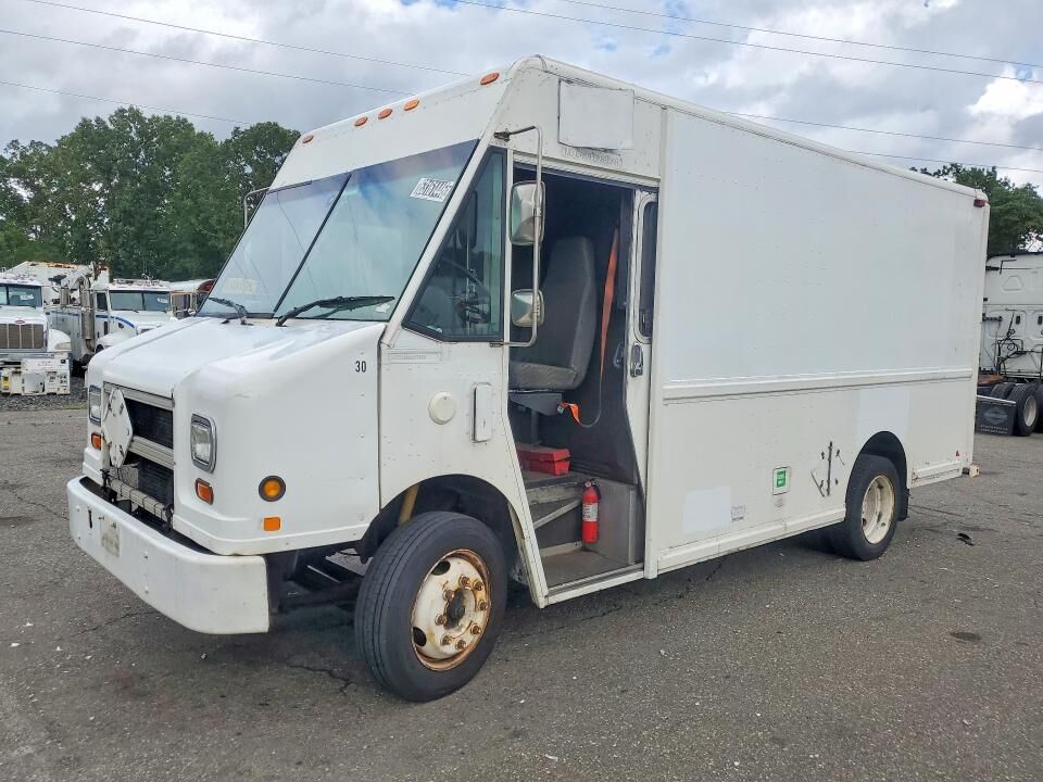 2001 FREIGHTLINER MT 45 Chassis