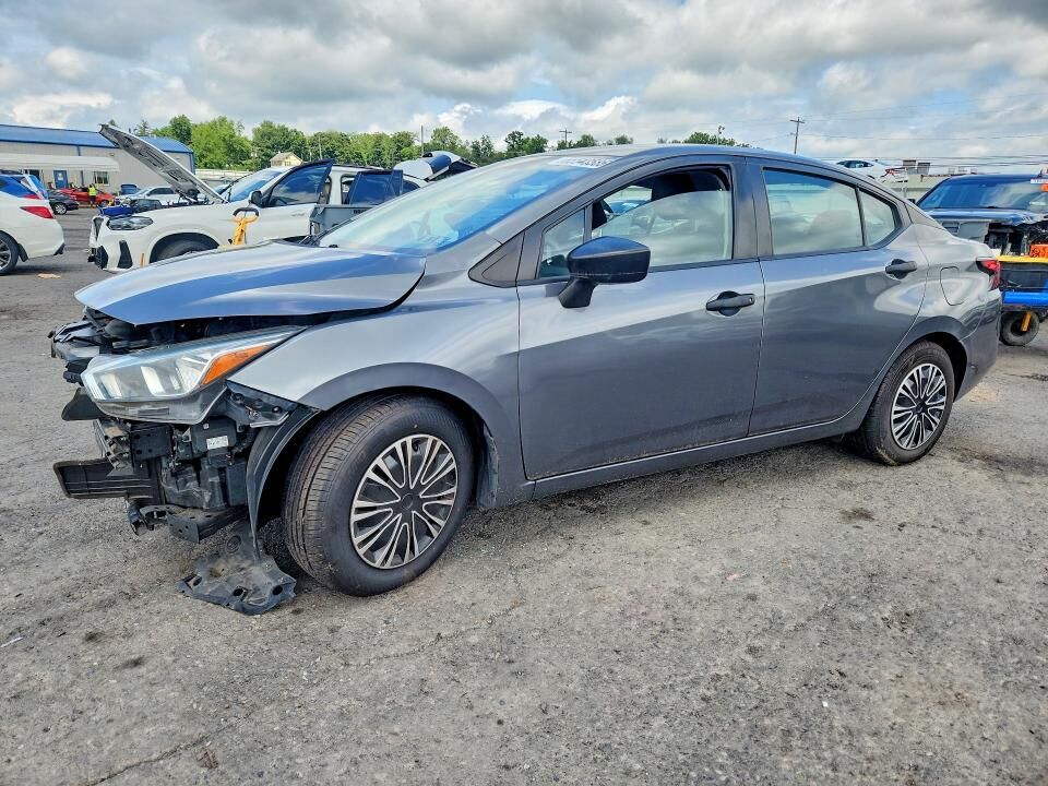 2020 NISSAN Versa