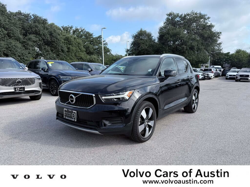 2020 VOLVO XC40