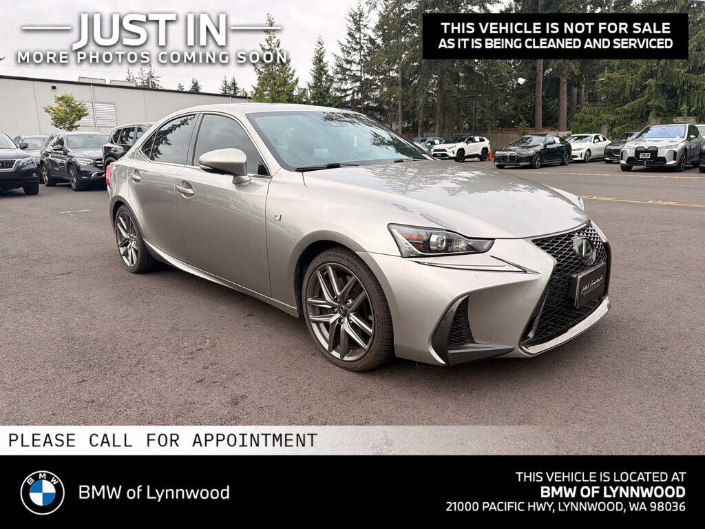 2017 LEXUS IS