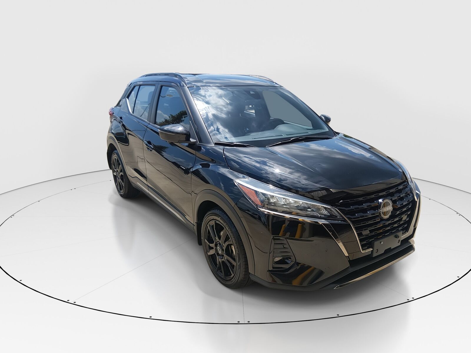 2023 NISSAN Kicks