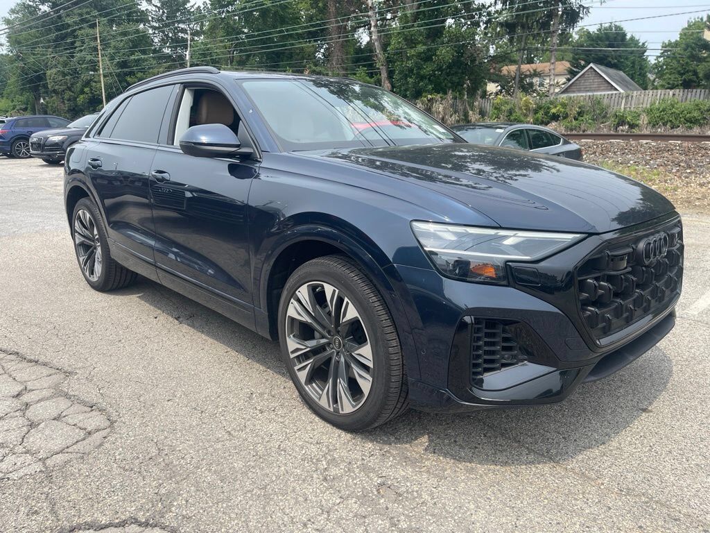 2025 AUDI Q8