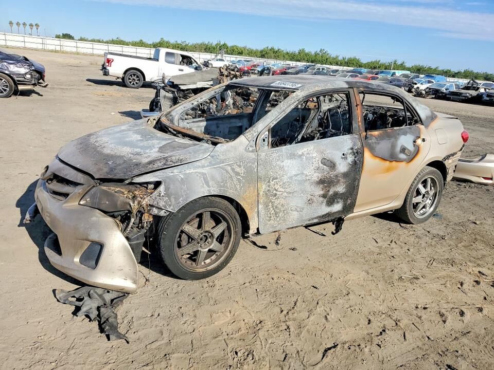 2013 TOYOTA Corolla