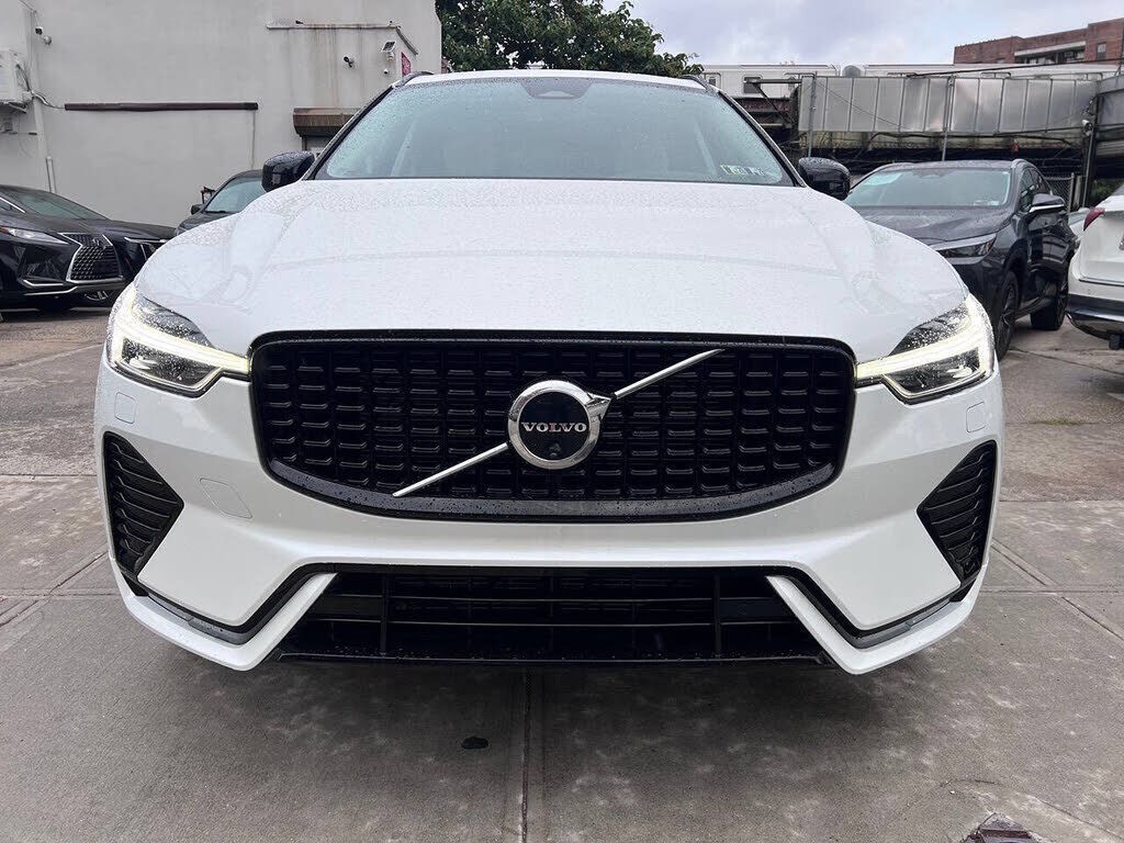 2025 VOLVO XC60