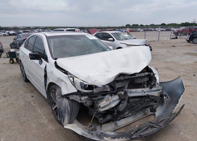2016 SUBARU Legacy