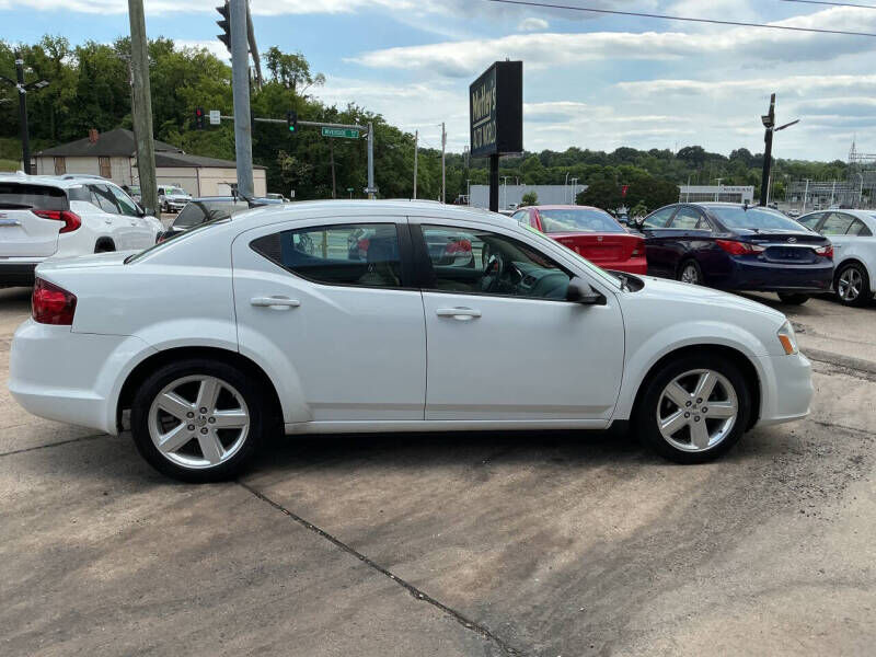 2013 DODGE Avenger