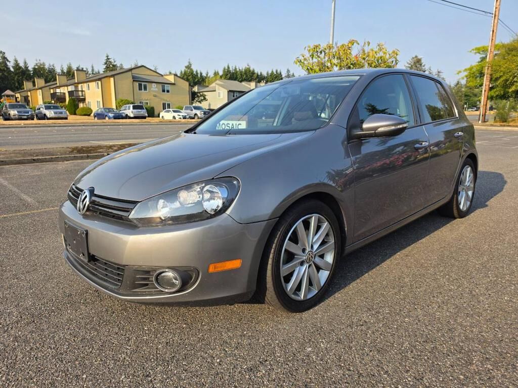 2011 VOLKSWAGEN Golf