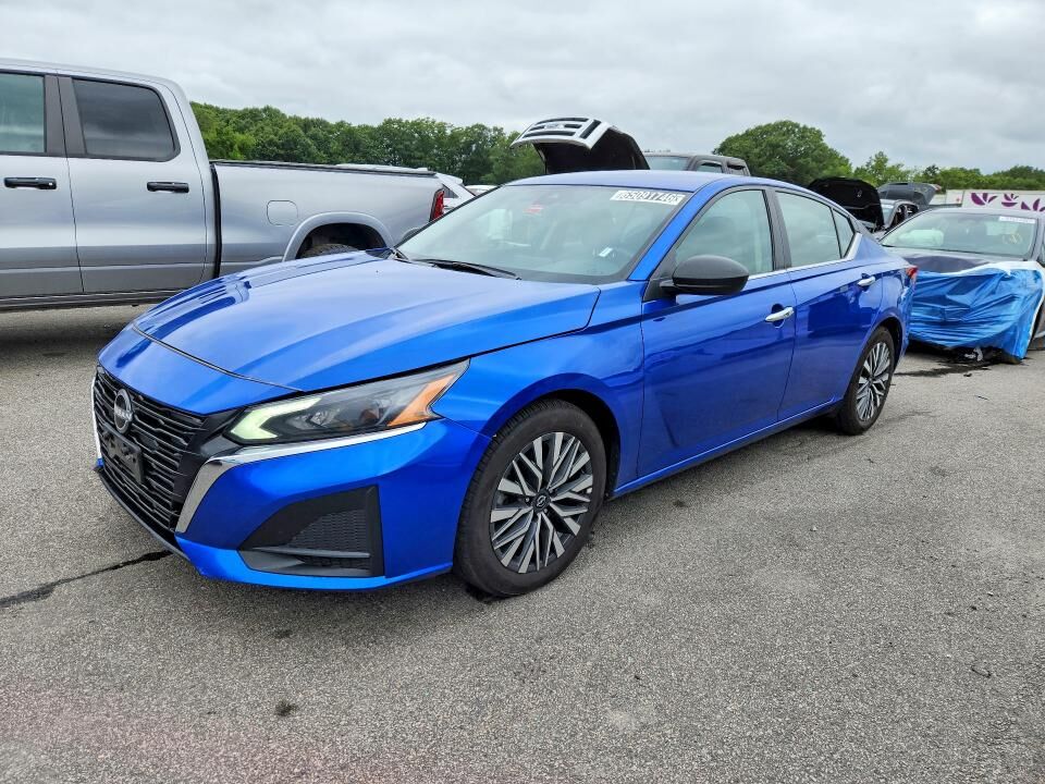 2025 NISSAN Altima