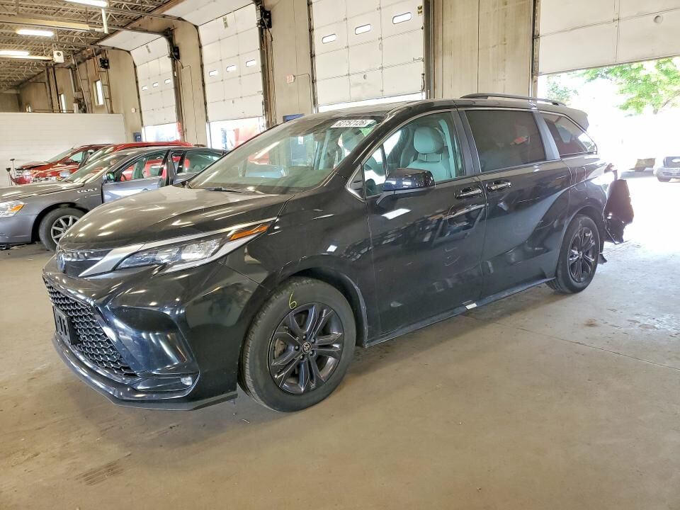 2024 TOYOTA Sienna