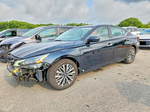 2025 NISSAN Altima