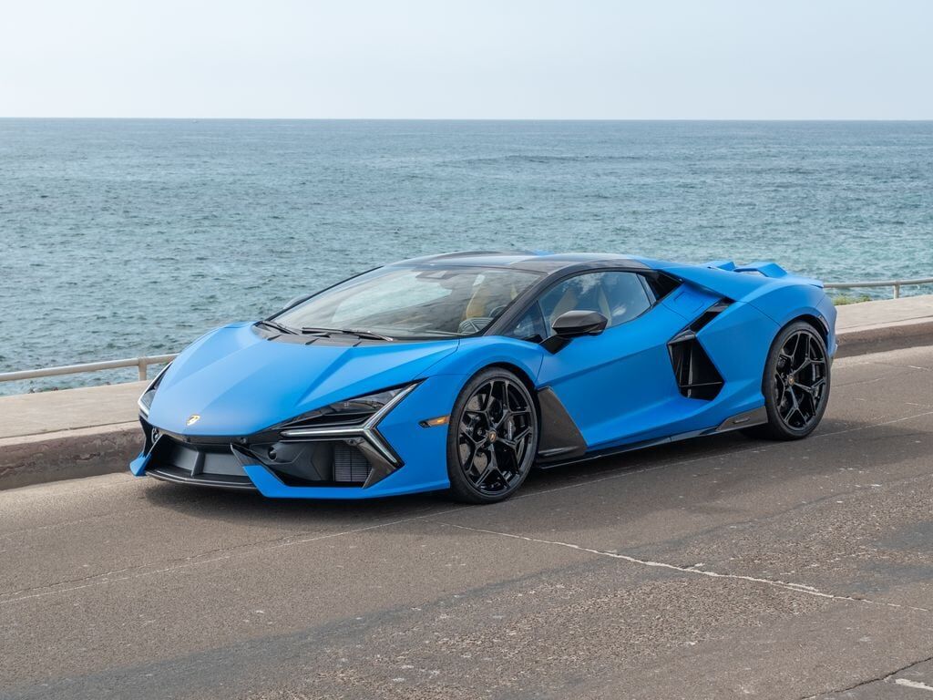 2025 LAMBORGHINI Revuelto