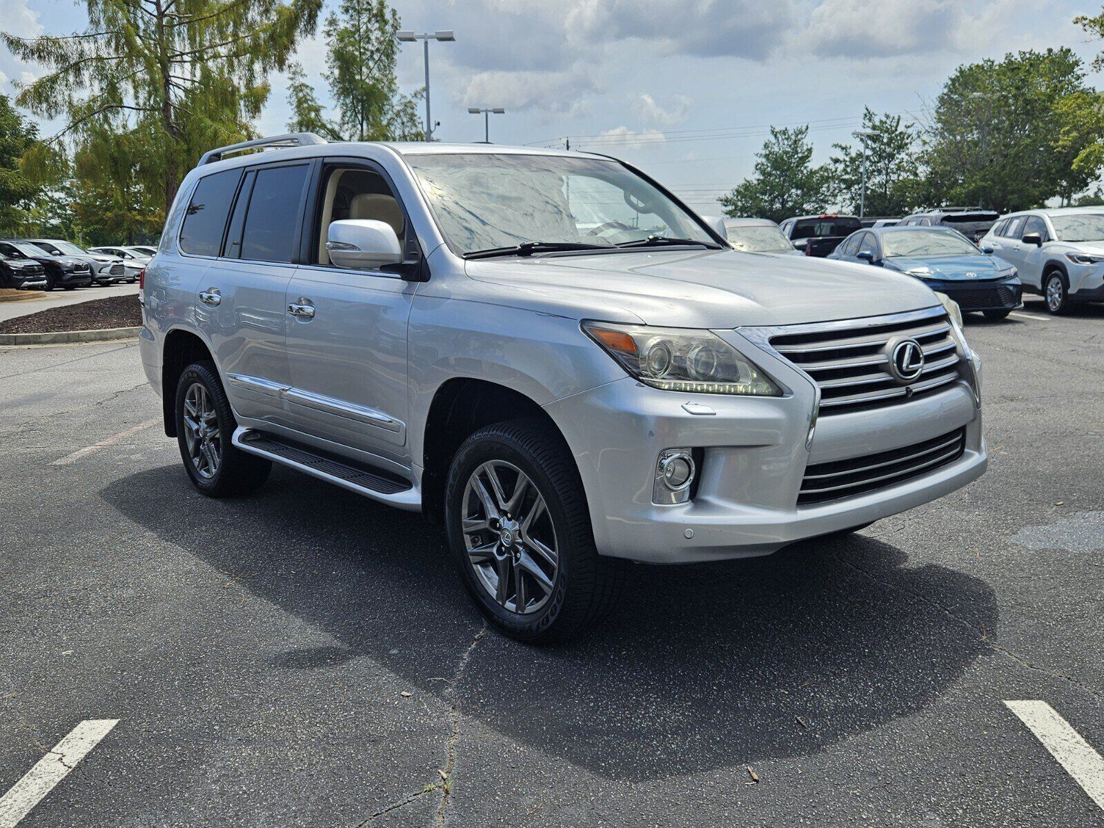 2013 LEXUS LX