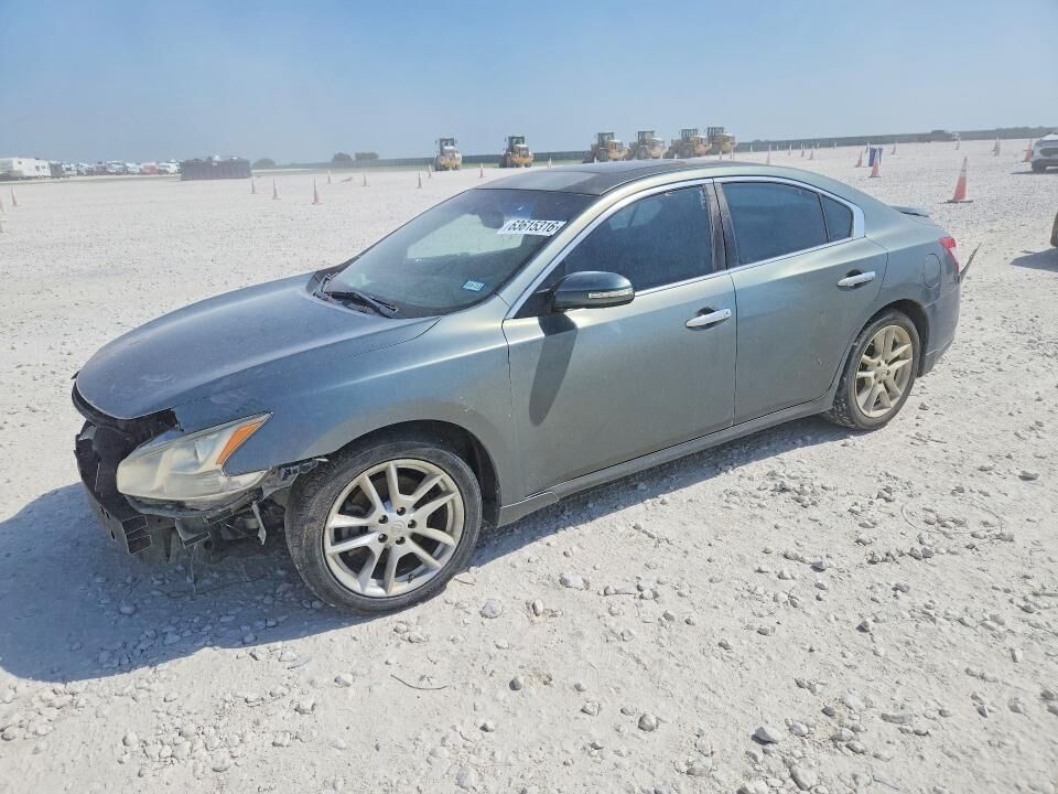 2010 NISSAN Maxima