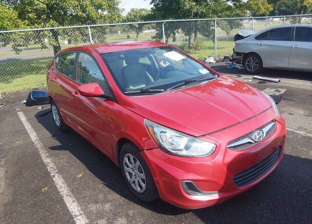 2013 HYUNDAI Accent
