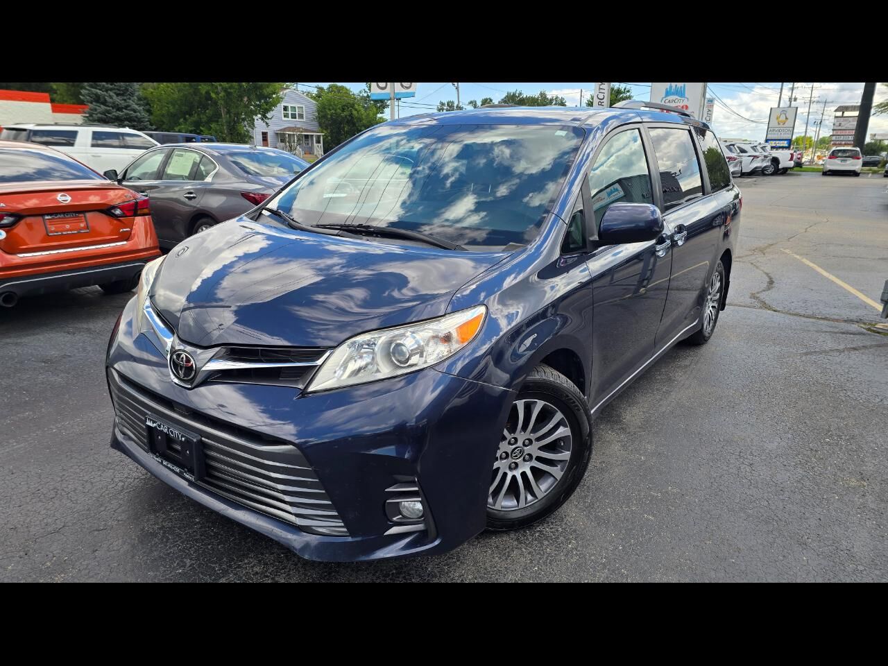 2018 TOYOTA Sienna