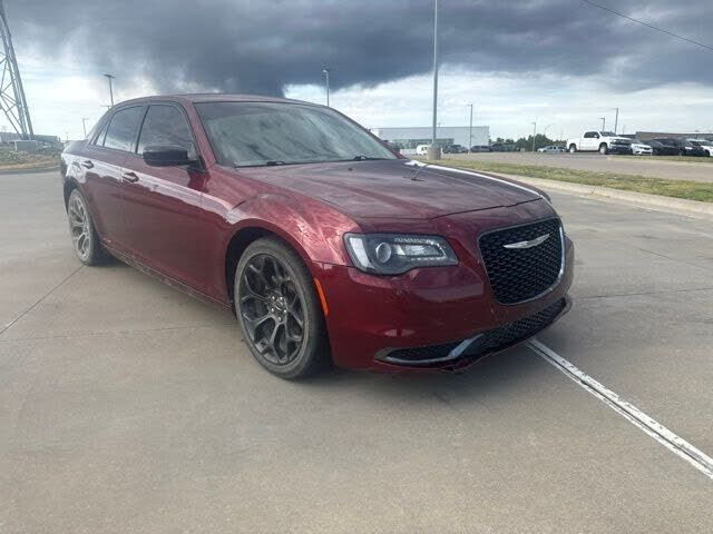 2019 CHRYSLER 300