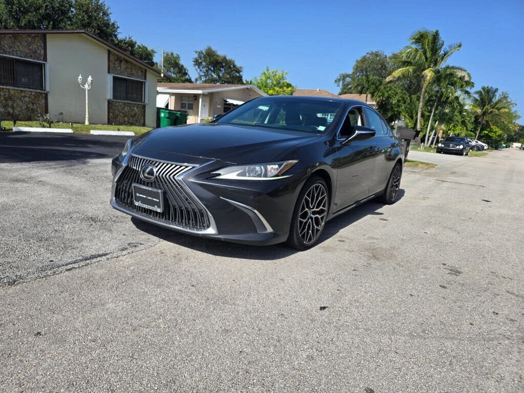 2020 LEXUS ES