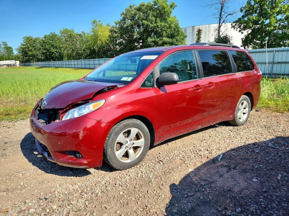 2016 TOYOTA Sienna