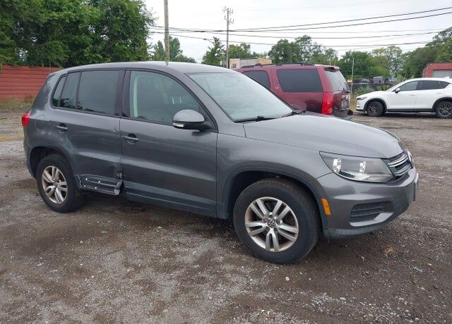 2012 VOLKSWAGEN Tiguan
