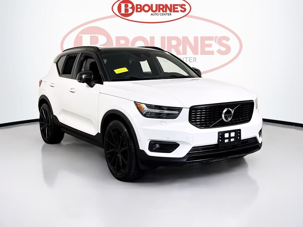 2019 VOLVO XC40