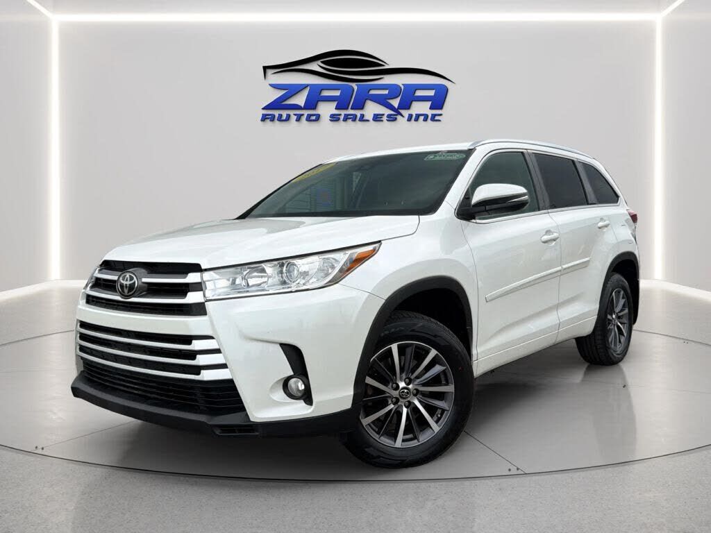 2017 TOYOTA Highlander