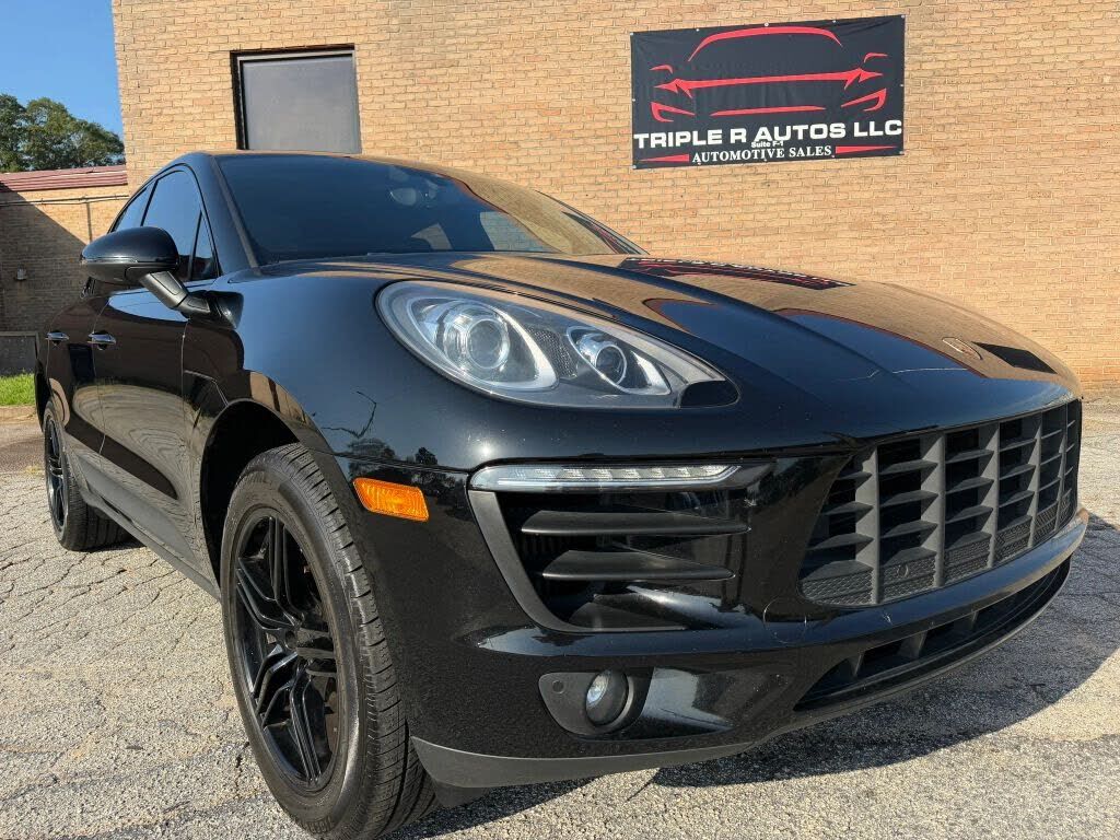 2018 PORSCHE Macan