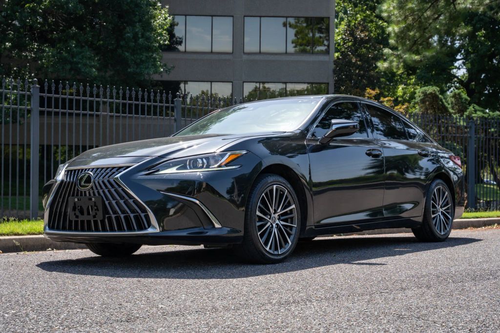 2023 LEXUS ES