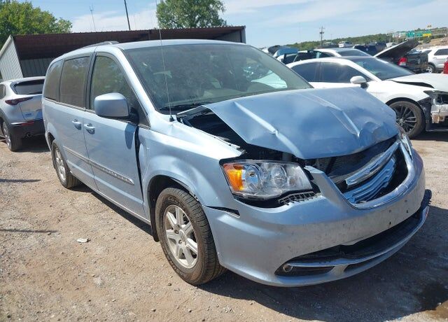 2012 CHRYSLER Town and Country