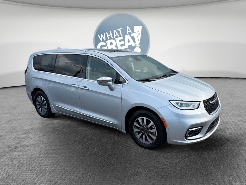 2022 CHRYSLER Pacifica