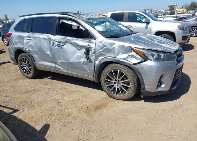 2018 TOYOTA Highlander