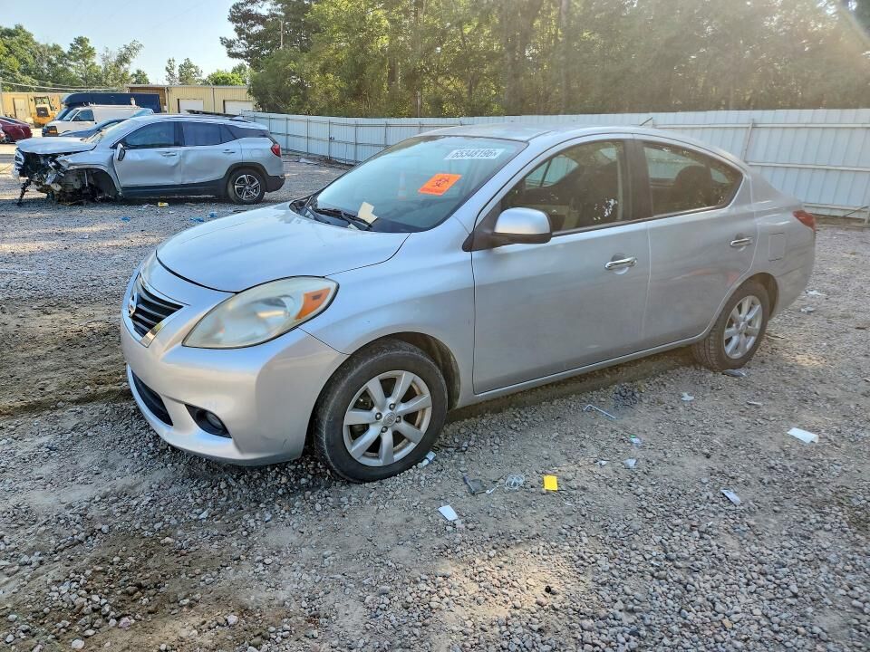2012 NISSAN Versa